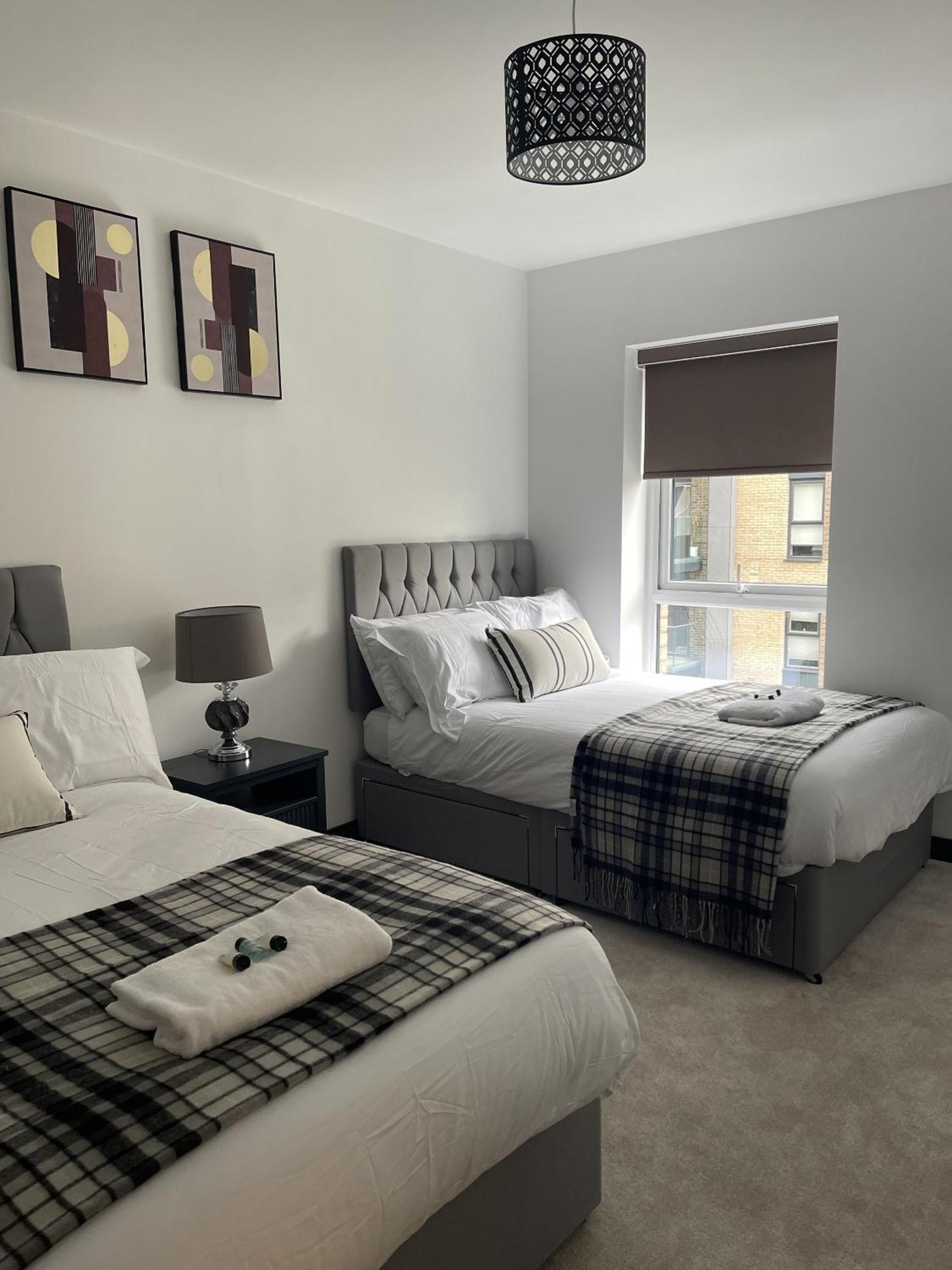 The Godfreys, Edinburgh Way, Harlow Esterno foto